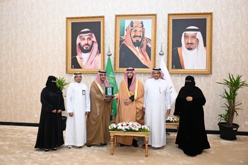 محافظ الطائف يكرّم طلبة “تعليم الطائف” الفائزين في المسابقات الدولية