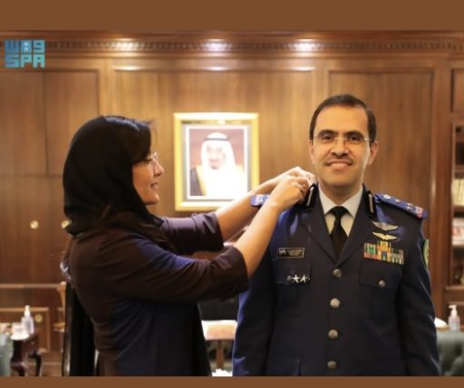 سمو سفيرة المملكة لدى الولايات المتحدة تقلد الملحق العسكري بالسفارة رتبته الجديدة