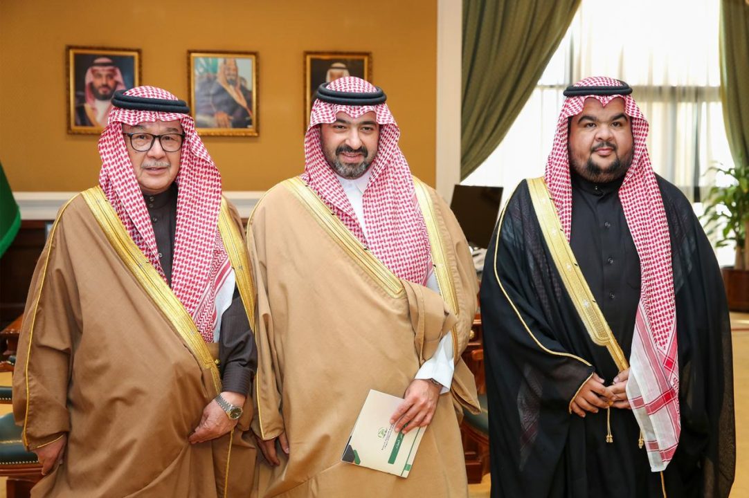 نائب أمير تبوك يطلع على إنجازات الجمعية الخيرية لحفظ النعم