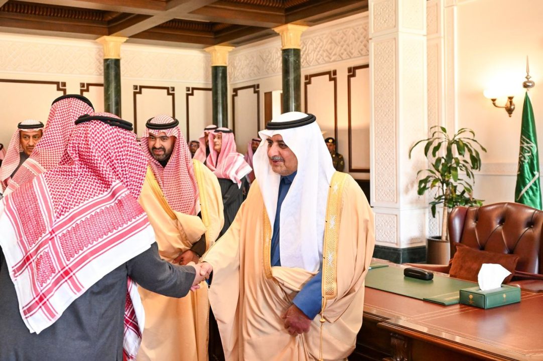‏أمير تبوك يستقبل وكلاء الإمارة ومديري العموم و الأقسام و موظفي الإمارة .