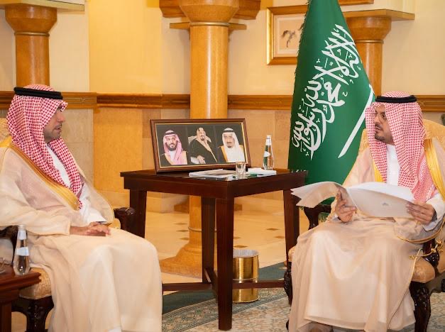 *نائب أمير منطقة مكة المكرمة يستقبل وزير الشؤون البلدية والقروية والإسكان*