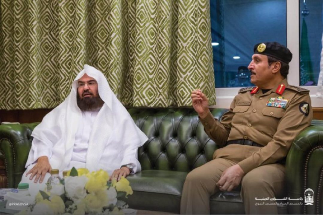 رئيس الشؤون الدينية يبحث مع معالي الفريق: محمد البسامي تعزيز التناغم؛ لإثراء تجربة القاصدين التعبدية الآمنة