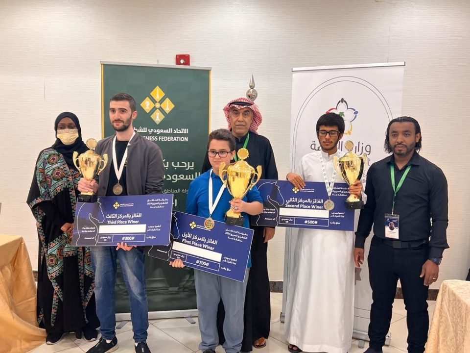 40 لاعباً من 5 دول تنافسوا على أولى بطولات الشطرنج بجدة