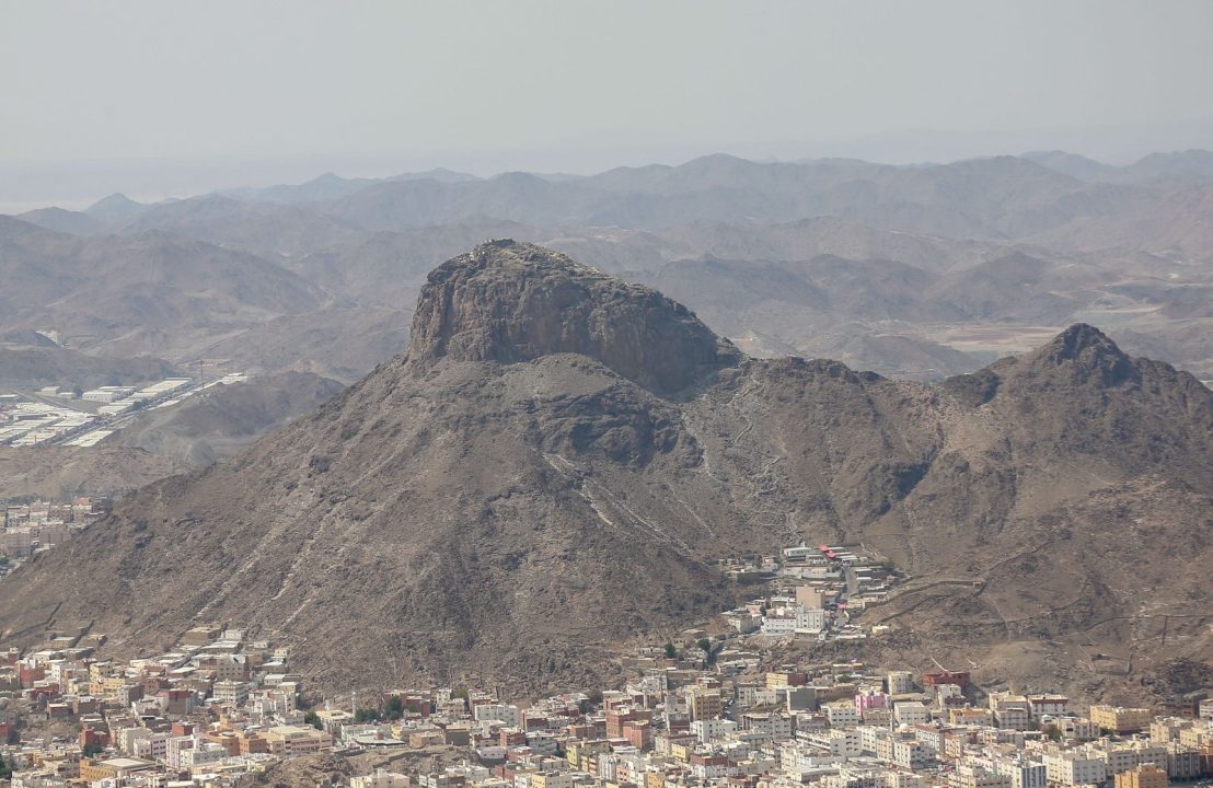 جبل النور.. منارةٌ للإيمان ورمزٌ للتاريخ