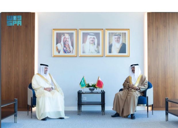 وزير النقل والخدمات اللوجستية يلتقي وزير المواصلات البحريني