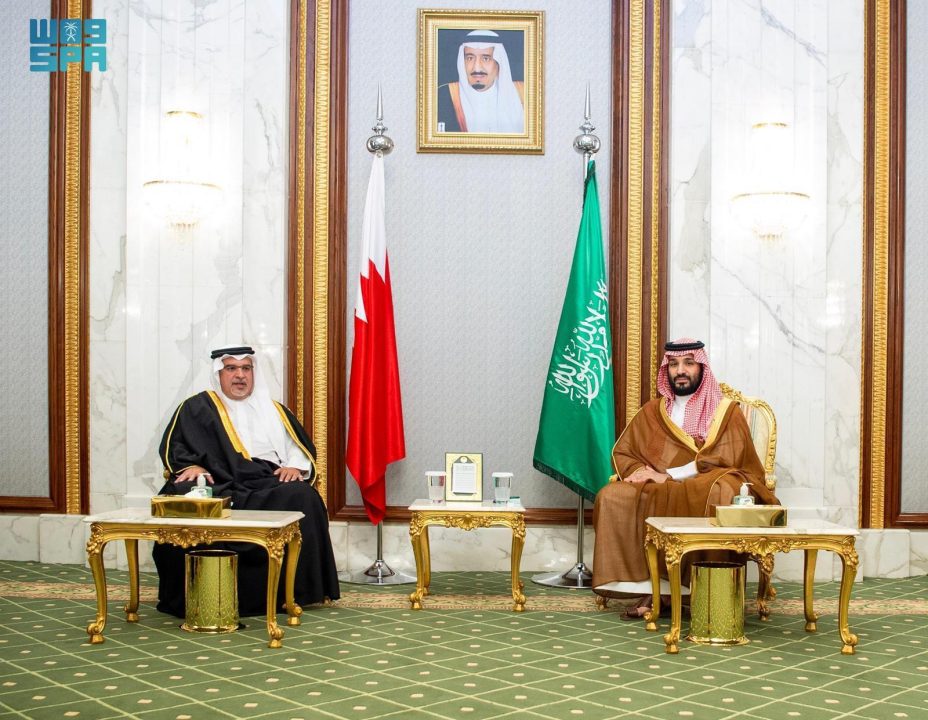سمو ولي العهد يستقبل سمو ولي العهد في مملكة البحرين