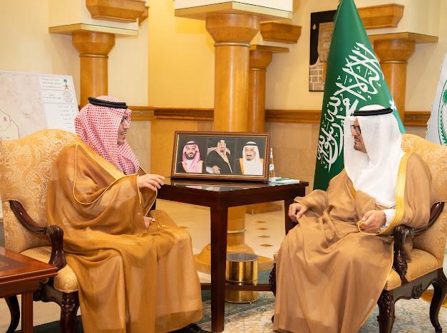 نائب أمير منطقة مكة يستقبل محافظ هيئة الزكاة والضريبة والجمارك