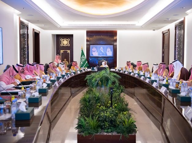 نائب أمير مكة المكرمة يترأس إحتماعاً  مع مدير عام صندوق تنمية الموارد البشرية (هدف)