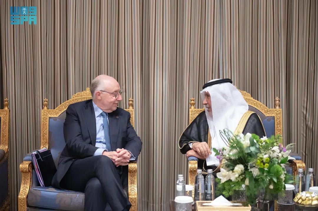المشرف العام على مركز الملك سلمان للإغاثة يلتقي رئيس مجلس منظمة الطيران المدني الدولي(الإيكاو)