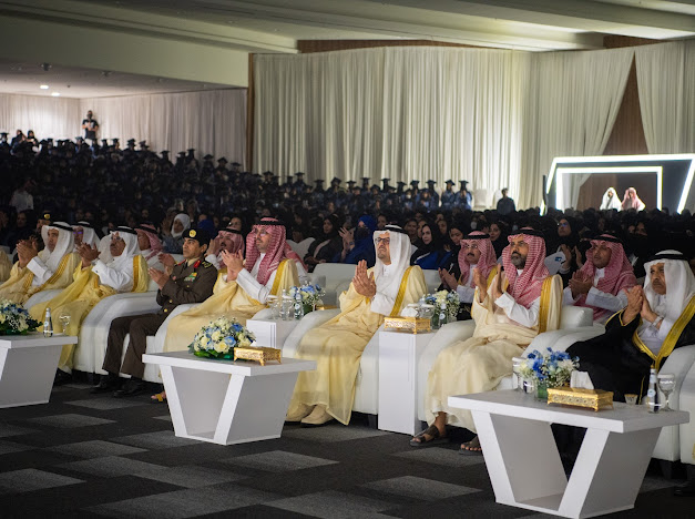 نائب أمير منطقة مكة المكرمة يُشرّف حفل تخريج الدفعة التاسعة من طلاب وطالبات جامعة جدة