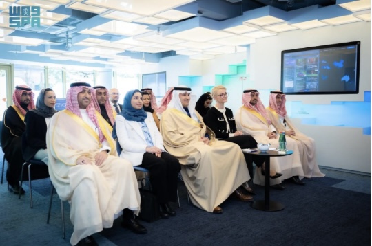 وزير النقل والخدمات اللوجستية يزور مجموعة blrt العالمية ويجري رحلة تجريبية بمركبة ذاتية القيادة في مركز ديجتال إستونيا