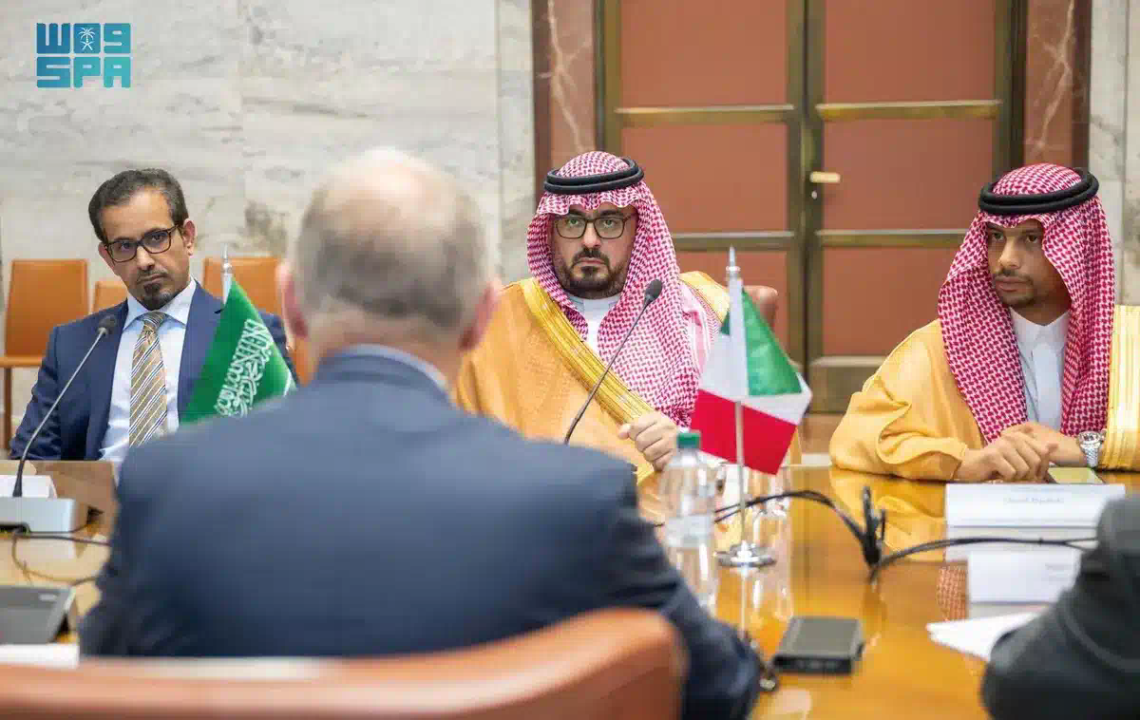 وزير الاقتصاد والتخطيط يبحث تعزيز التعاون الاقتصادي مع وزير الشركات و “صُنع في إيطاليا”