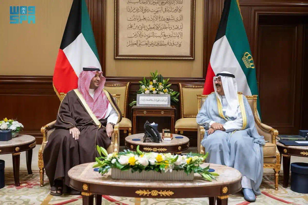 سمو أمير دولة الكويت يستقبل سمو الأمير تركي بن محمد بن فهد