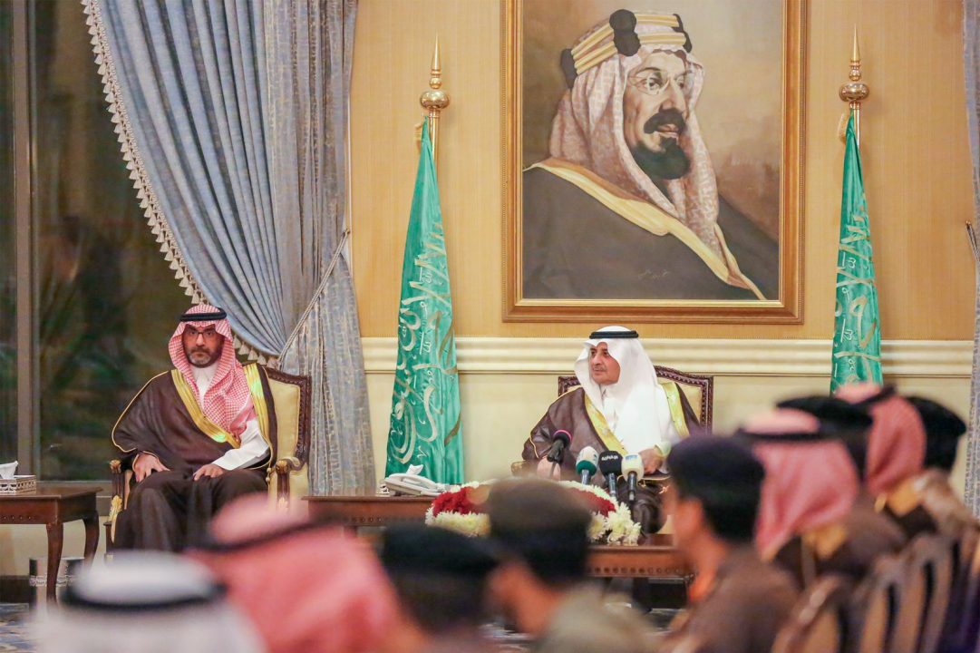 كرم سموه المشاركين والمشاركات في أعمال الحج بمنفذ حالة عمار .. أمير تبوك : المرأة السعودية مثالاً للتضحية والعمل الجاد في خدمتها لضيوف الرحمن
