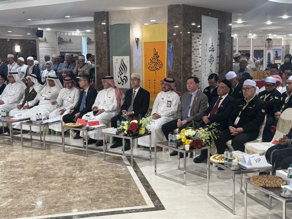 السفير الصيني لدى المملكة يفتتح “معرض الثقافة الصينية التقليدية المميزة” بمكة المكرمة