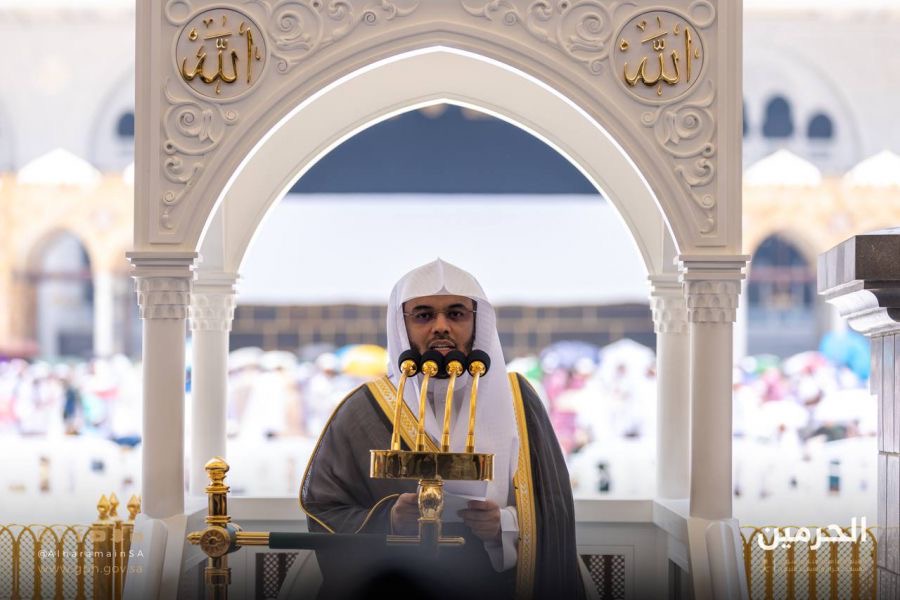 الشيخ الدوسري: ظنوا بربكم كل جميل، وأملوا كل خير جزيل، وقو رجاءكم بالله في قبول حجكم