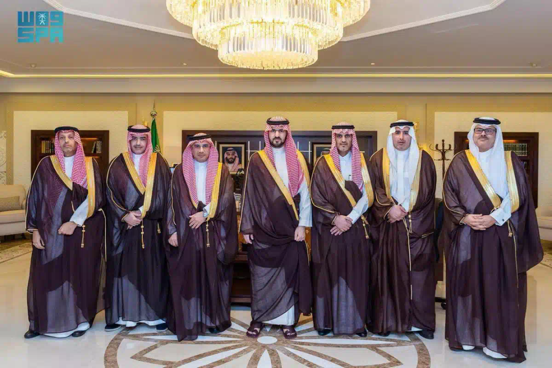 نائب أمير الشرقية يطلع على التقرير السنوي لشركة مطارات الدمام