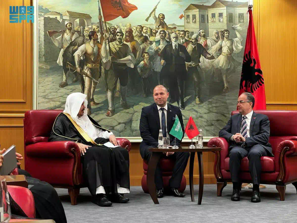 رئيس جمهورية ألبانيا يستقبل رئيس مجلس الشورى