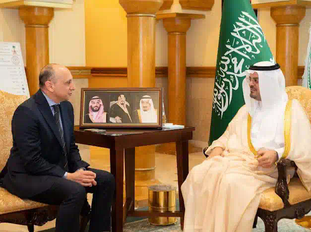 نائب أمير مكة يستقبل القنصل العام  الأمريكي