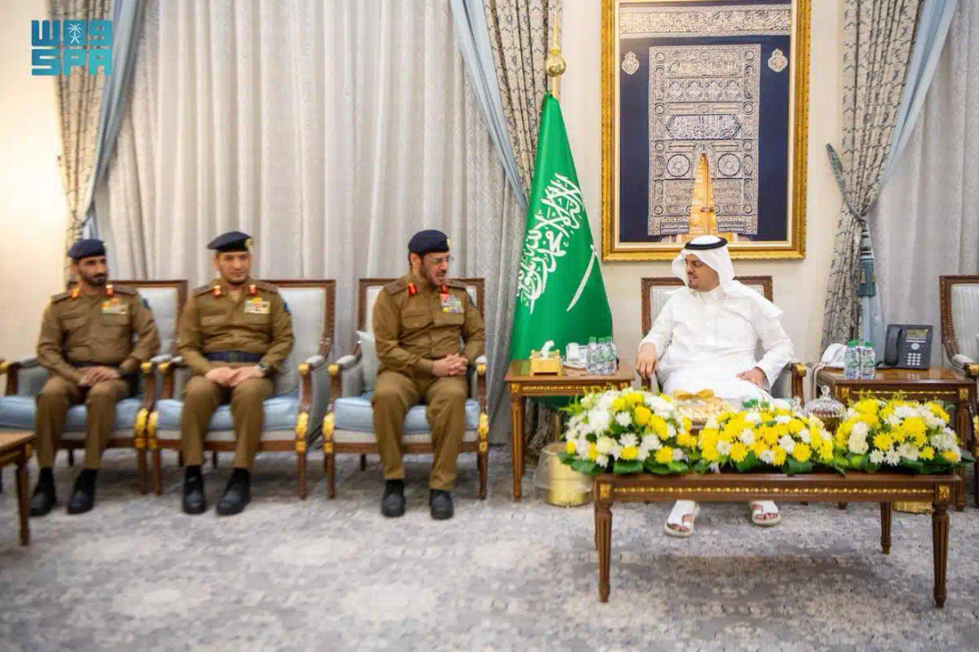 سمو نائب أمير مكة يستقبل مدير عام الدفاع المدني المكلف وعدد من القيادات