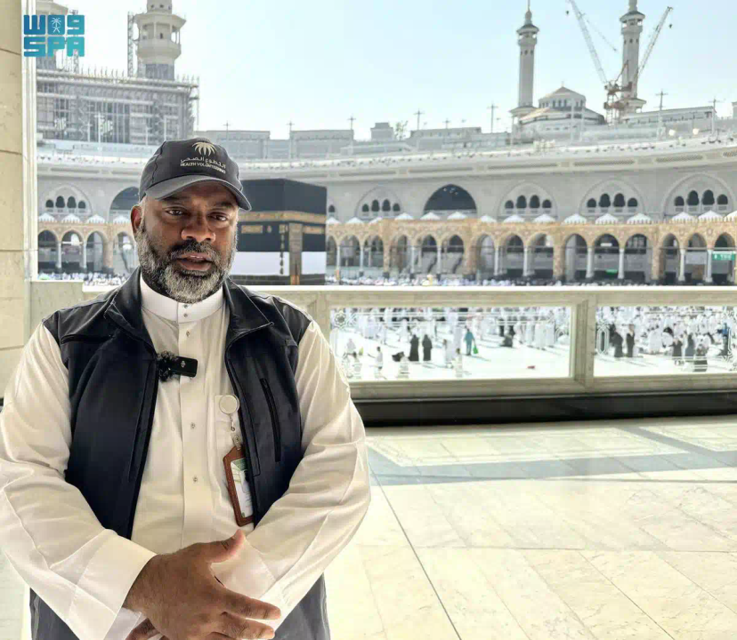التطوع لخدمة ضيوف الرحمن .. شرف المكان والزمان