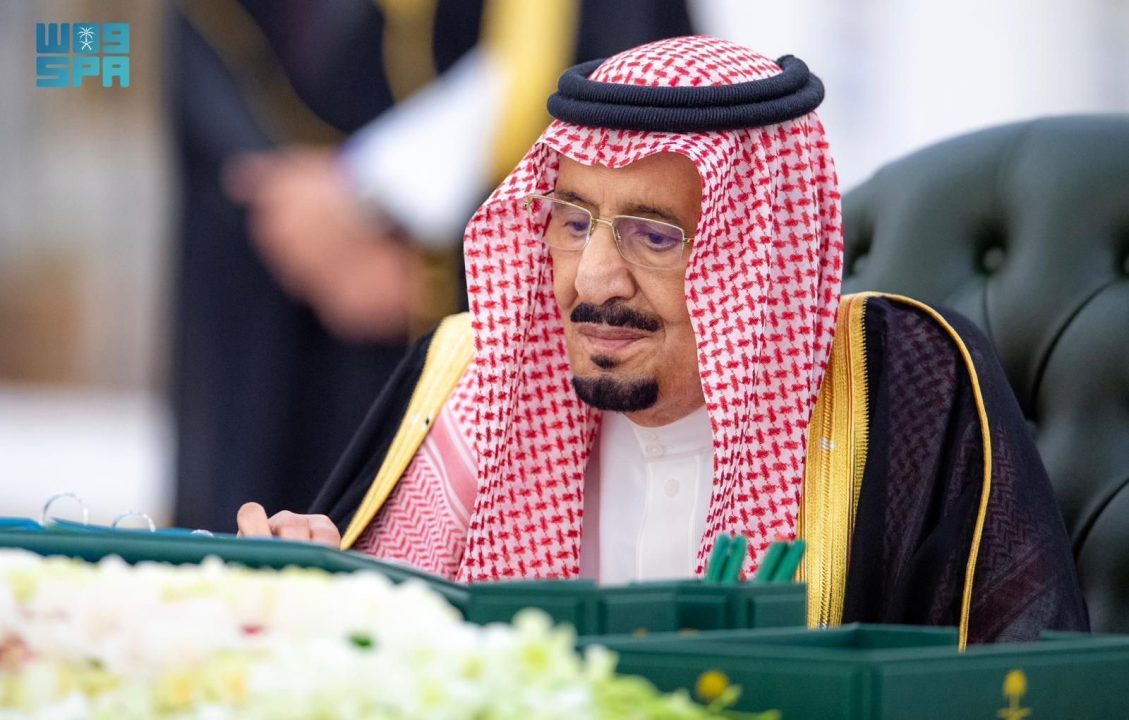 خادم الحرمين الشريفين يرأس جلسة مجلس الوزراء