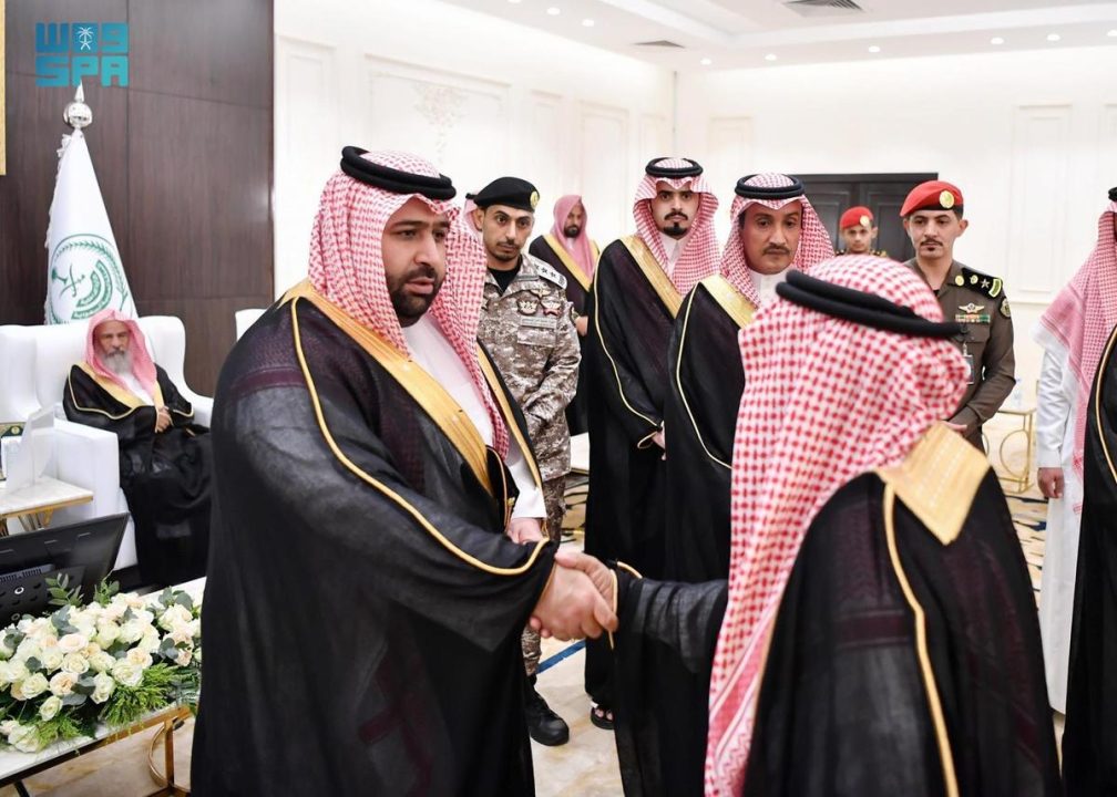 نائب أمير جازان يستعرض دور الجامعة في الاستثمار في بناء الإنسان