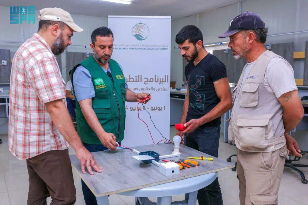مركز الملك سلمان للإغاثة بالتعاون مع المؤسسة العامة للتدريب التقني والمهني ينفذ ثمانية برامج تطوعية في مخيم الزعتري