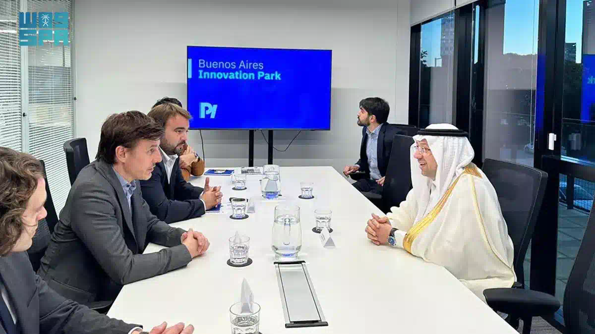 رئيس “كاكست” يبحث مع وزراء العلوم ورؤساء الشركات الأرجنتينية تعزيز الشراكة الإستراتيجية في التقنيات العميقة