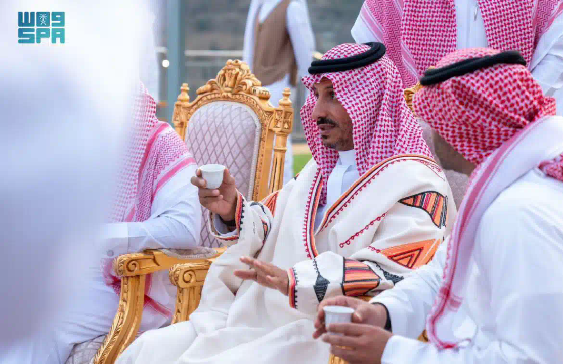 وزير السياحة يتجول في معالم الباحة السياحية