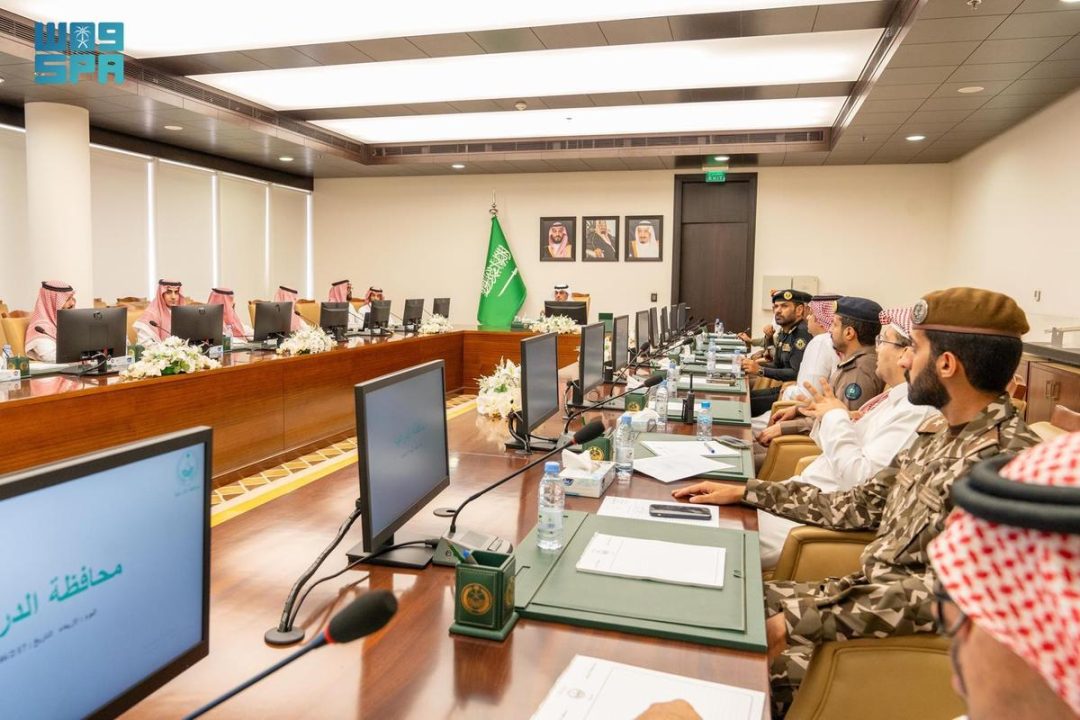 محافظ الدرعية يستعرض مع الجهات المختصة في المحافظة استعدادات اليوم الوطني الـ 94