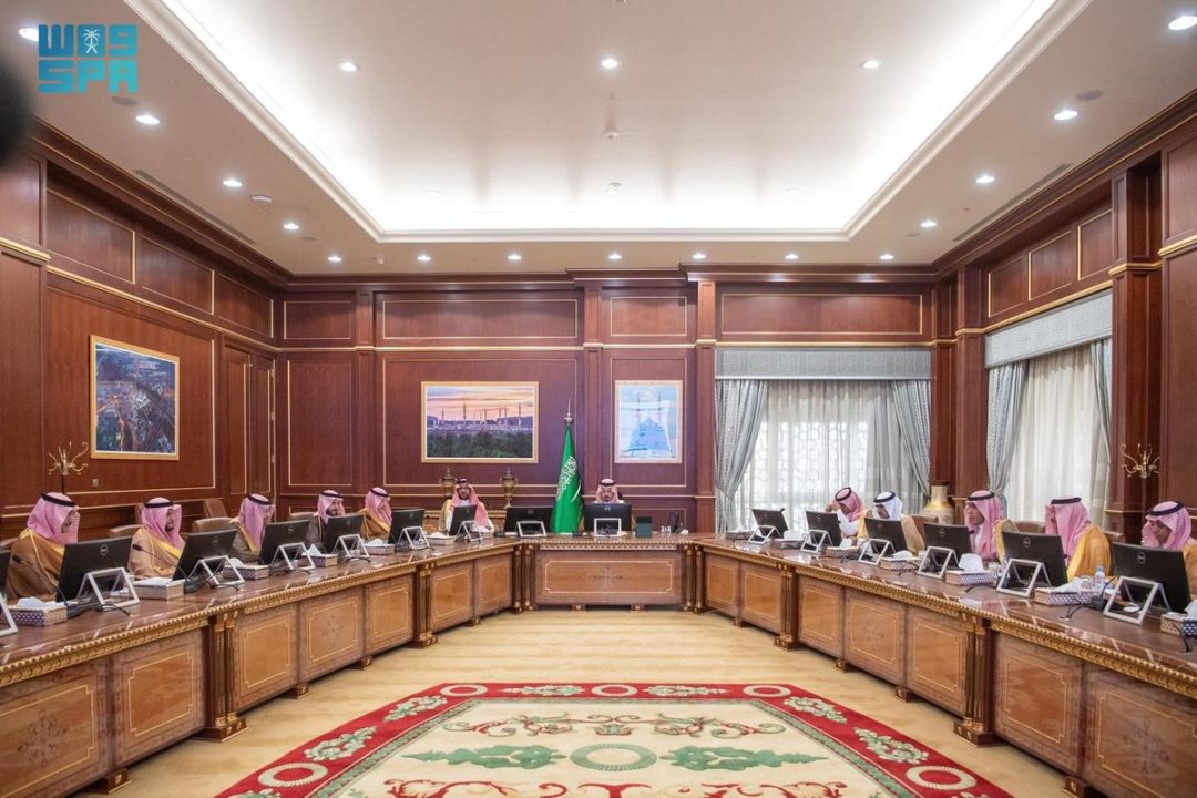 أمير المدينة المنورة يرأس اجتماع محافظي المنطقة الثلاثين