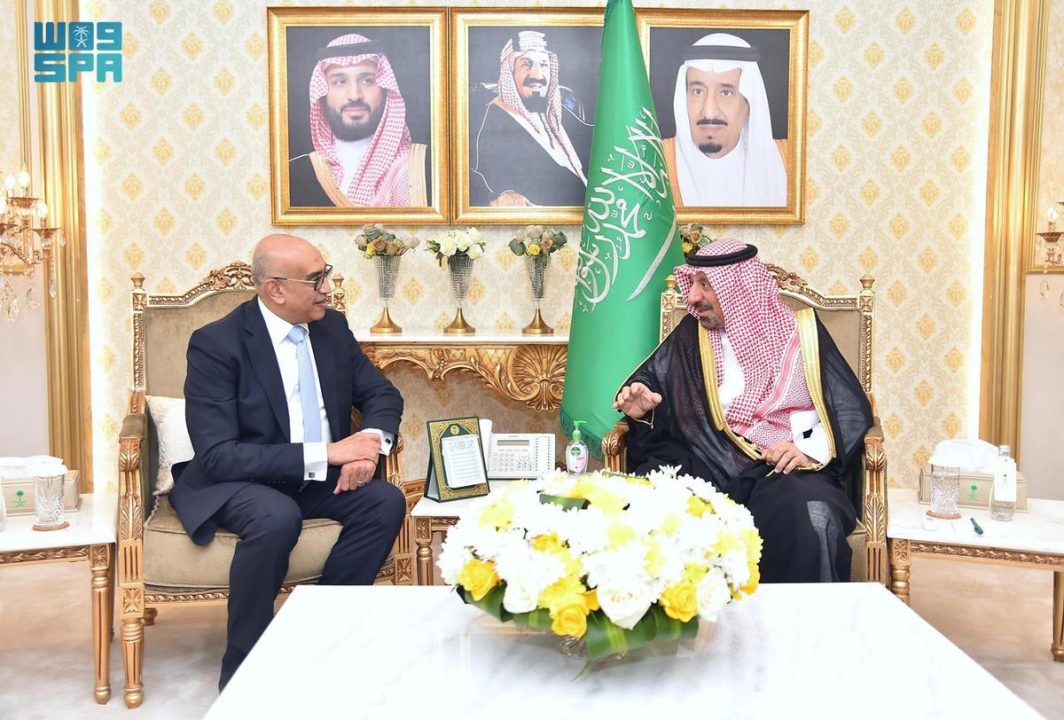 أمير نجران يستقبل القنصل العام المصري بجدة