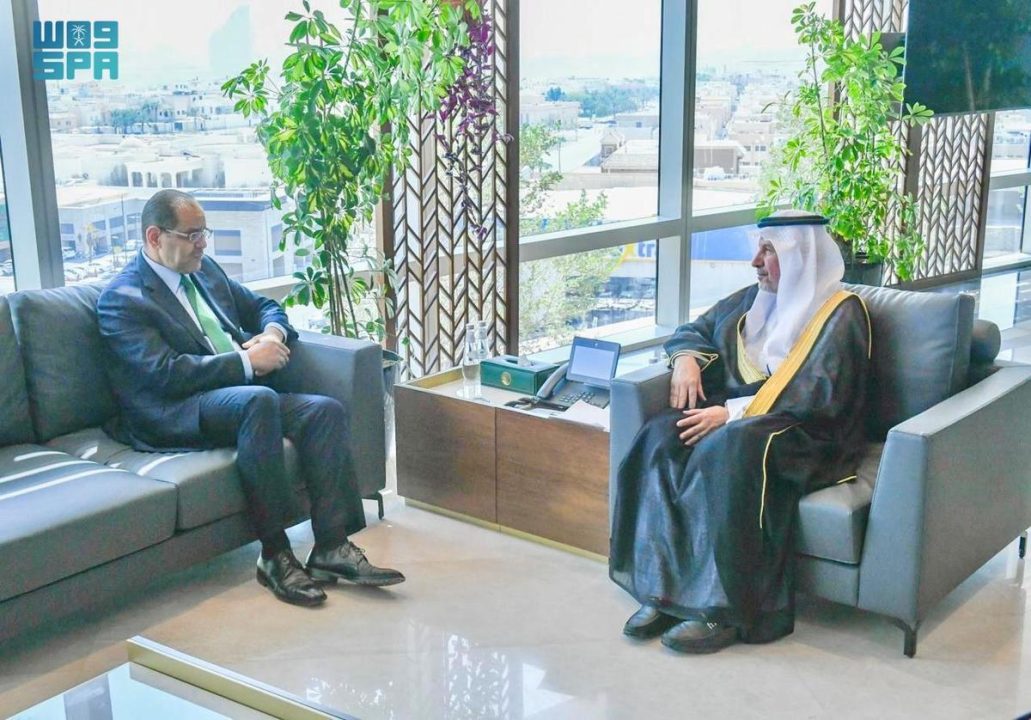 المشرف العام على مركز الملك سلمان للإغاثة يلتقي سفير الأردن لدى المملكة