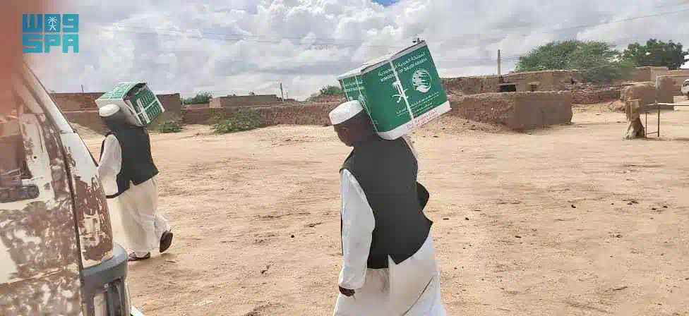 مركز الملك سلمان للإغاثة يوزع 1.100 سلة غذائية في محلية شندي بولاية نهر النيل في جمهورية السودان