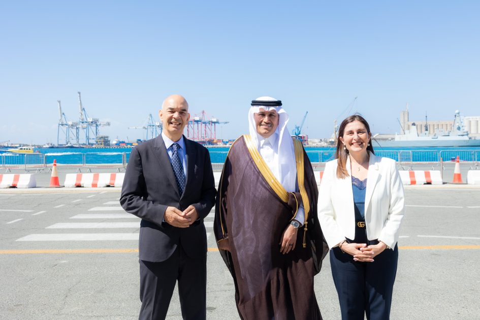 وزير النقل والخدمات اللوجستية يطّلع على القدرات التشغيلية لميناء ليماسول القبرصي
