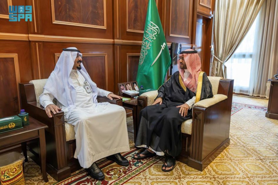 نائب أمير حائل يستقبل مدير فرع المؤسسة العامة للتأمينات الاجتماعية بالمنطقة