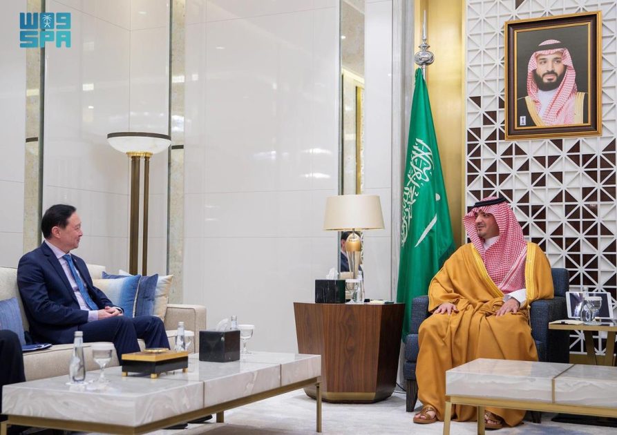 الأمير عبدالعزيز بن سعود يستقبل سفير جمهورية الصين الشعبية لدى المملكة