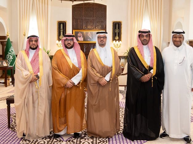 نائب أمير مكة يستقبل الرئيس التنفيذي للمؤسسة الخيرية لرعاية الأيتام ” إخاء ” وعدد من أعضاء المؤسسة