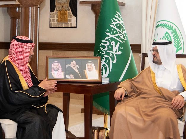 نائب أمير مكة… يستقبل مدير فرع الإدارة العامة للمجاهدين بالمنطقة