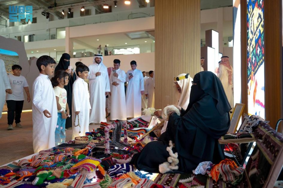 جناح هيئة تطوير محمية الملك سلمان في معرض الصقور والصيد الدولي يشهد إقبالًا متزايدًا من الزوار