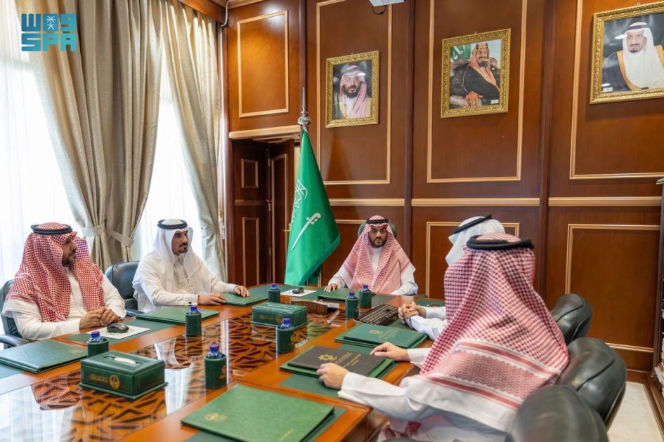 نائب أمير حائل يستقبل مدير عام الإدارة العامة للتدريب التقني والمهني بالمنطقة