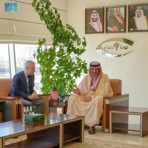 رئيس هيئة الرقابة ومكافحة الفساد يستقبل السفير الأمريكي لدى المملكة