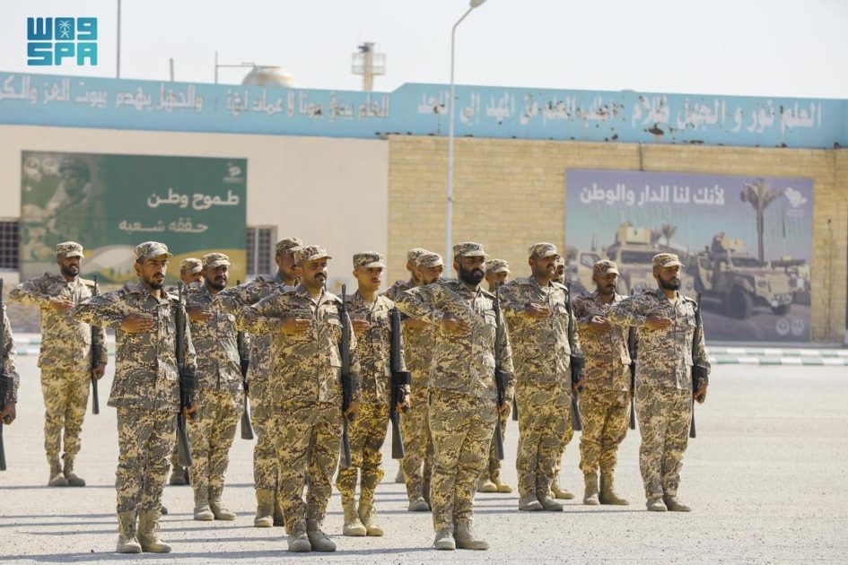 الإدارة العامة للمجاهدين تحتفي بتخريج (259) فردًا من دورة التأهيل الأساسي بمنطقة الرياض