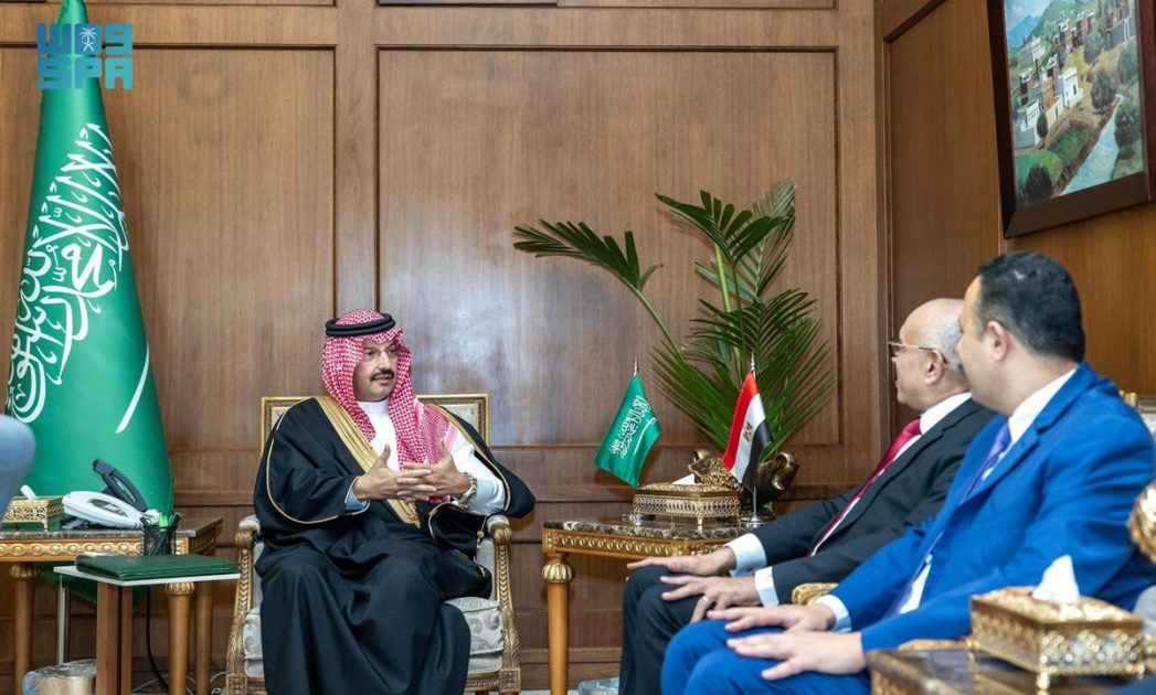 أمير عسير يستقبل القنصل العام لجمهورية مصر العربية