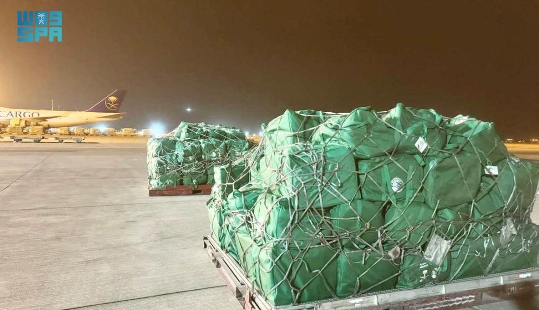 تواصل الجسر الجوي الإغاثي السعودي إلى لبنان بمغادرة الطائرة الإغاثية الخامسة عشرة