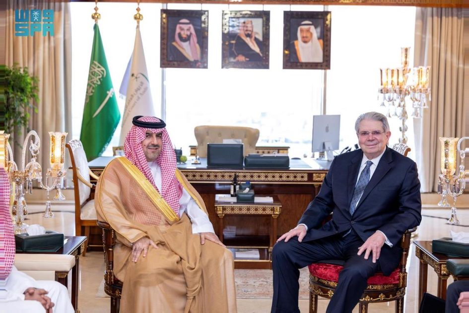 العنقري يلتقي بعدد من نظرائه رؤساء الأجهزة العليا للرقابة المالية العامة والمحاسبة