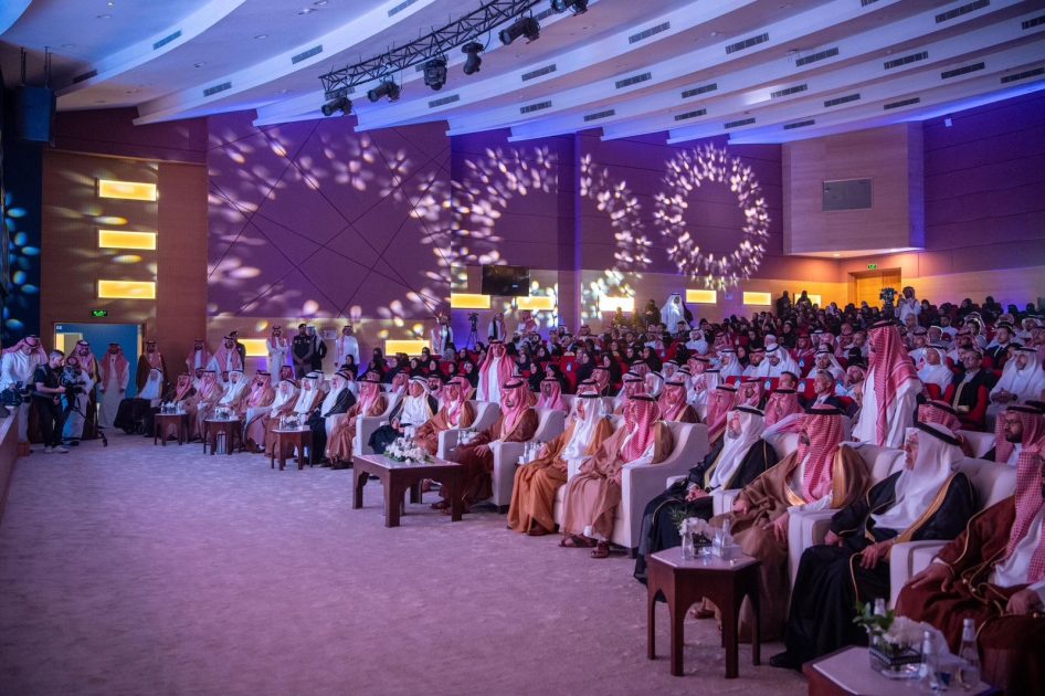 بعدحصولها على جائزة مكة للتميز ،جامعة الأعمال تتوج بجائزة الأمير مقرن بن عبد العزيز للمسؤولية الاجتماعية