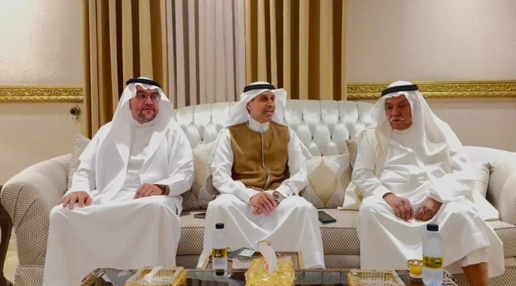المعتز كتبي يحتفل بعقد قرانه
