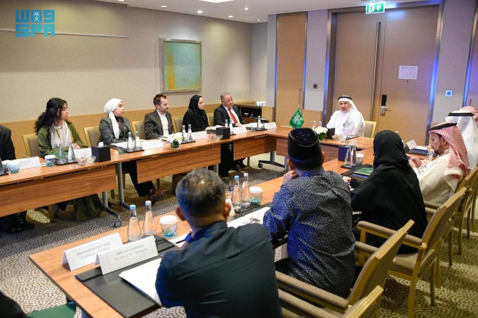 الدكتور عبدالله الربيعة يلتقي مجموعة من الإعلاميين الدوليين على هامش المؤتمر الدولي للتوائم الملتصقة